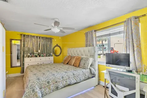 5713 Briarwood Street Mangonia Park FL 33407