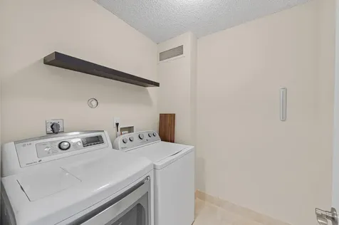 455 Canal Point Delray Beach FL 33444