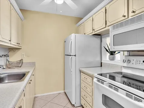 2542 S Federal Highway Boynton Beach FL 33435