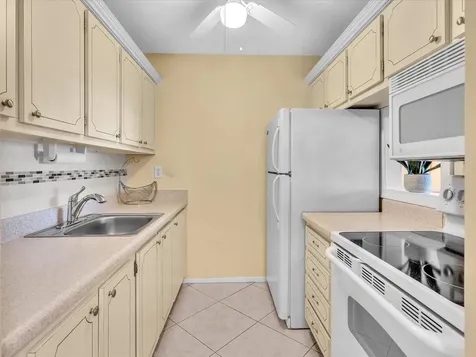 2542 S Federal Highway Boynton Beach FL 33435