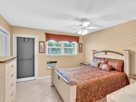 2542 S Federal Highway Boynton Beach FL 33435