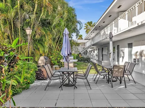 2542 S Federal Highway Boynton Beach FL 33435