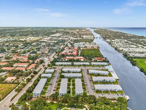 2542 S Federal Highway Boynton Beach FL 33435