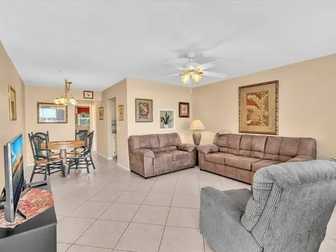 2542 S Federal Highway Boynton Beach FL 33435