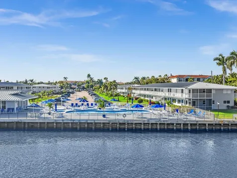 2542 S Federal Highway Boynton Beach FL 33435