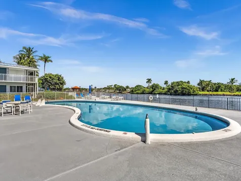 2542 S Federal Highway Boynton Beach FL 33435