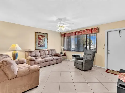 2542 S Federal Highway Boynton Beach FL 33435