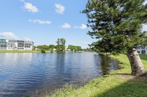 3037 Cambridge B Deerfield Beach FL 33442