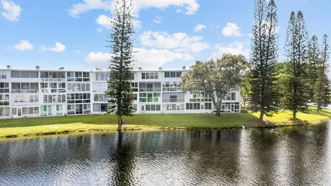3037 Cambridge B Deerfield Beach FL 33442