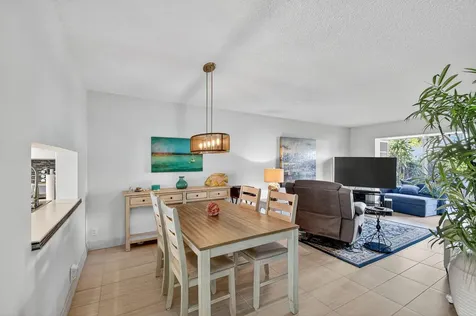 2400 Ne 1st Lane Boynton Beach FL 33435