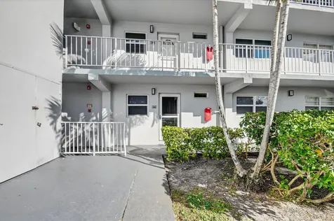 2400 Ne 1st Lane Boynton Beach FL 33435