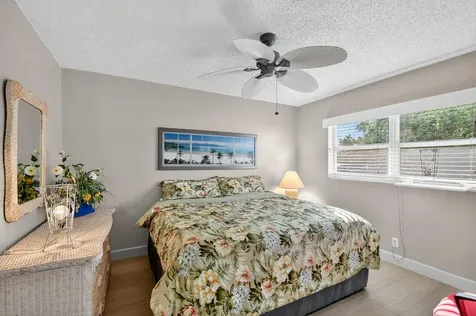 2400 Ne 1st Lane Boynton Beach FL 33435