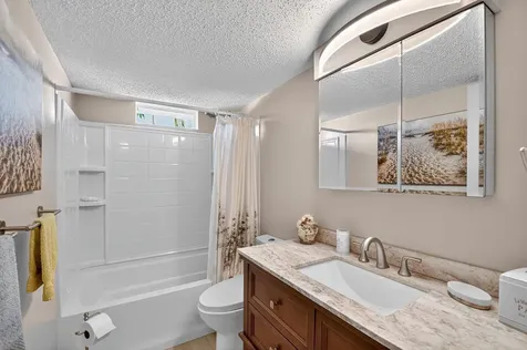 2400 Ne 1st Lane Boynton Beach FL 33435
