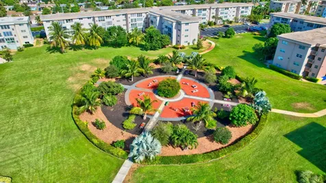 2400 Ne 1st Lane Boynton Beach FL 33435