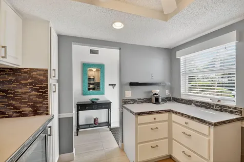 2400 Ne 1st Lane Boynton Beach FL 33435