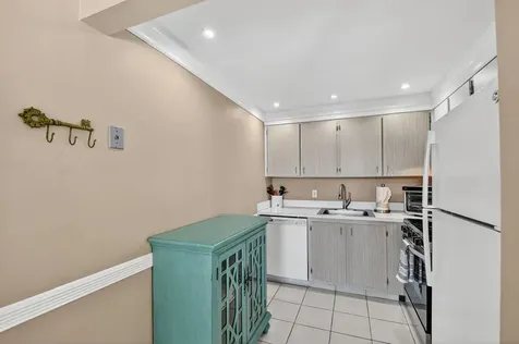 3200 Springdale Boulevard Palm Springs FL 33461