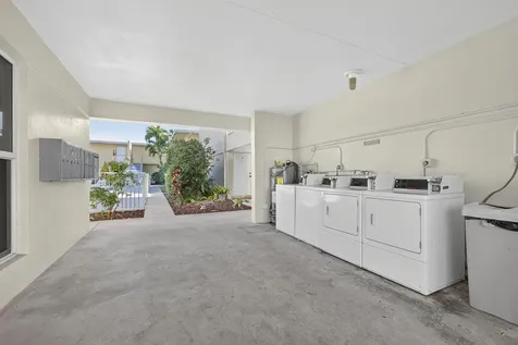 727 Hummingbird Way North Palm Beach FL 33408