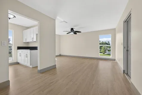727 Hummingbird Way North Palm Beach FL 33408