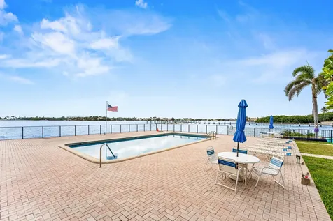 1810 New Palm Way Boynton Beach FL 33435