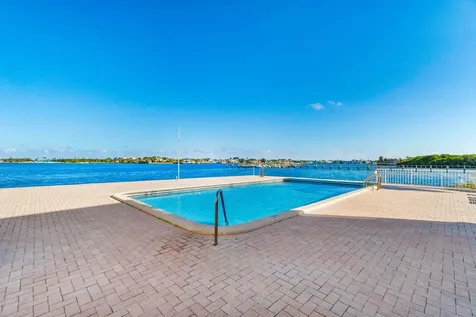 1810 New Palm Way Boynton Beach FL 33435