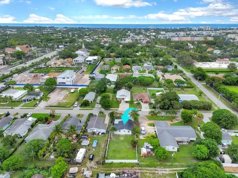 320 NW 3rd Avenue Delray Beach FL 33444