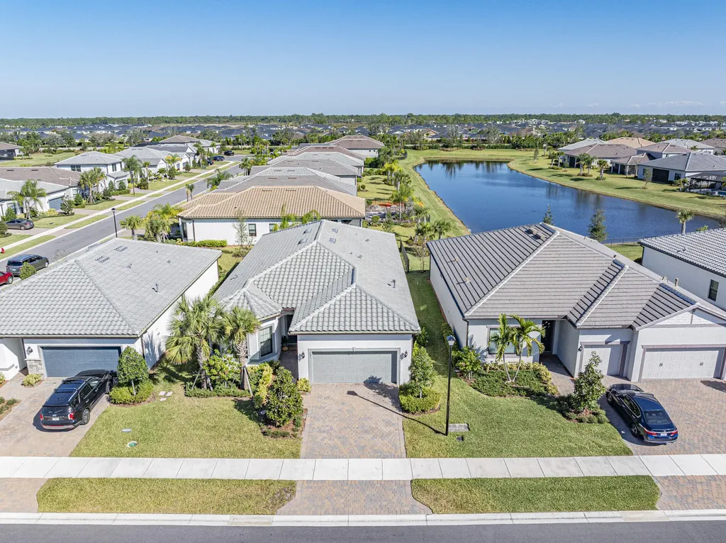 781 Se Courances Drive Port Saint Lucie FL 34984