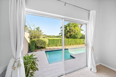 8 Windsor Lane Palm Beach Gardens FL 33418