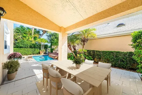 8 Windsor Lane Palm Beach Gardens FL 33418