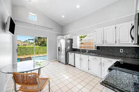 8 Windsor Lane Palm Beach Gardens FL 33418