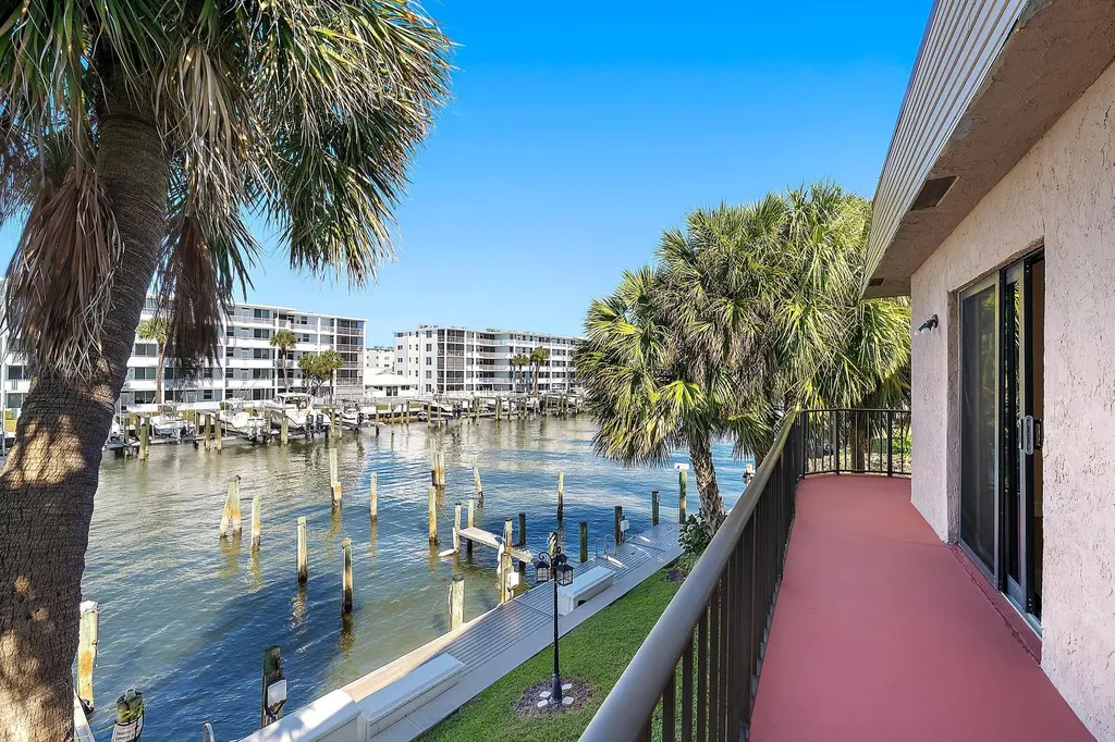 135 Shore Court North Palm Beach FL 33408