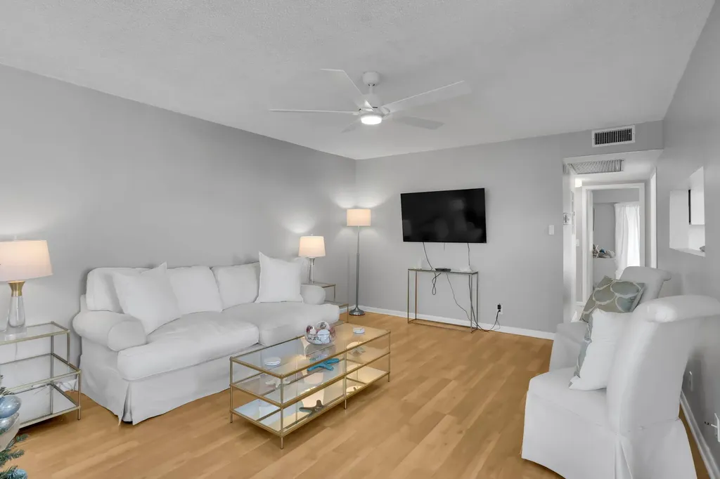 336 Dorset H Boca Raton FL 33434
