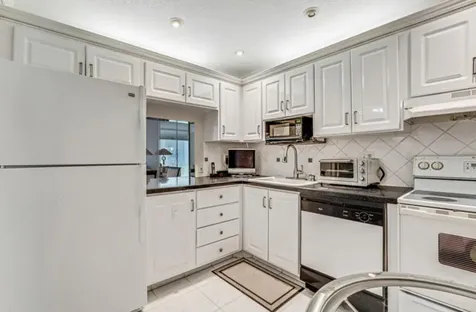 33 Abbey Lane Delray Beach FL 33446