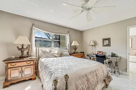 33 Abbey Lane Delray Beach FL 33446