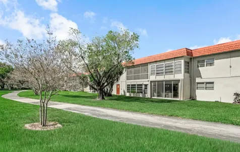 33 Abbey Lane Delray Beach FL 33446