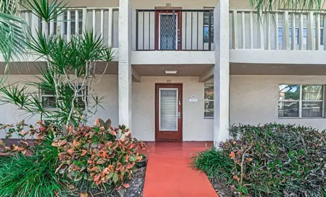 33 Abbey Lane Delray Beach FL 33446