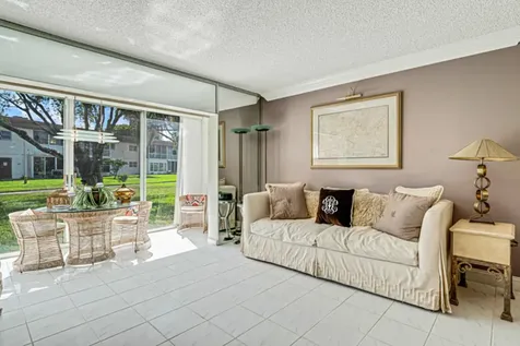 33 Abbey Lane Delray Beach FL 33446