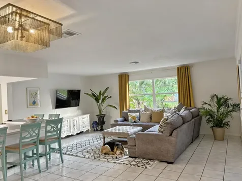 8911 Sw 197th Street Cutler Bay FL 33157