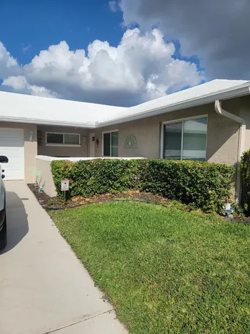 27 Vista Del Rio Boynton Beach FL 33426