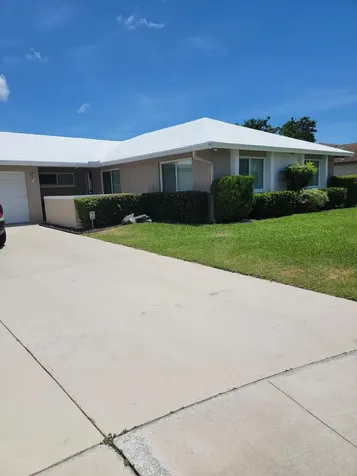 27 Vista Del Rio Boynton Beach FL 33426