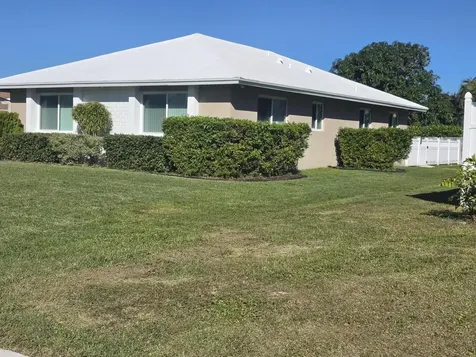 27 Vista Del Rio Boynton Beach FL 33426