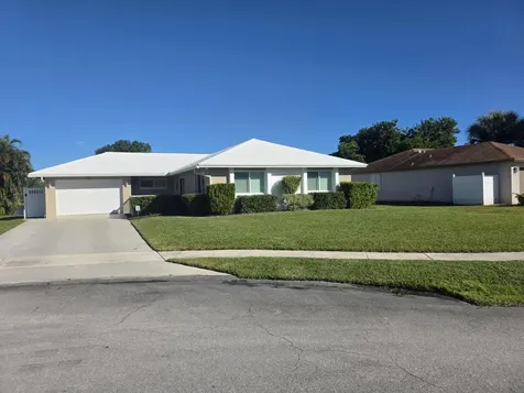 27 Vista Del Rio Boynton Beach FL 33426