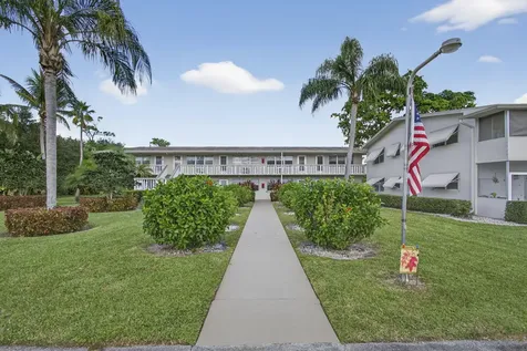 16 Sussex A West Palm Beach FL 33417