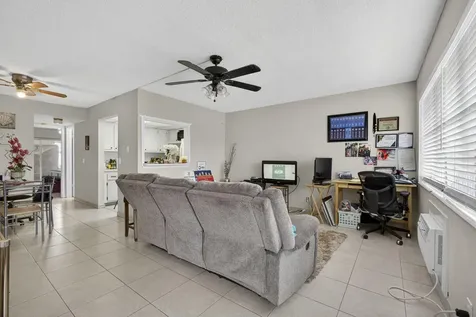 16 Sussex A West Palm Beach FL 33417