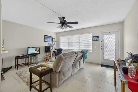 16 Sussex A West Palm Beach FL 33417