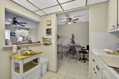 16 Sussex A West Palm Beach FL 33417