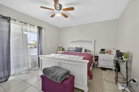 16 Sussex A West Palm Beach FL 33417