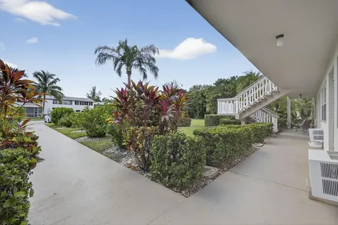 16 Sussex A West Palm Beach FL 33417