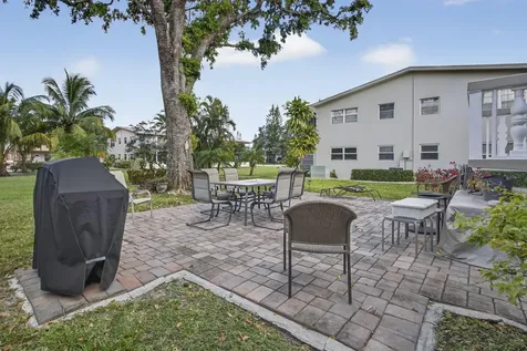 16 Sussex A West Palm Beach FL 33417