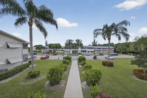 16 Sussex A West Palm Beach FL 33417