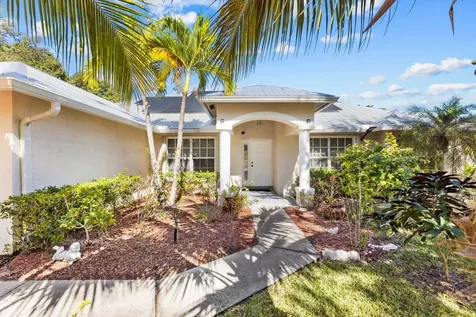 981 Sw Mccracken Avenue Avenue Port Saint Lucie FL 34953
